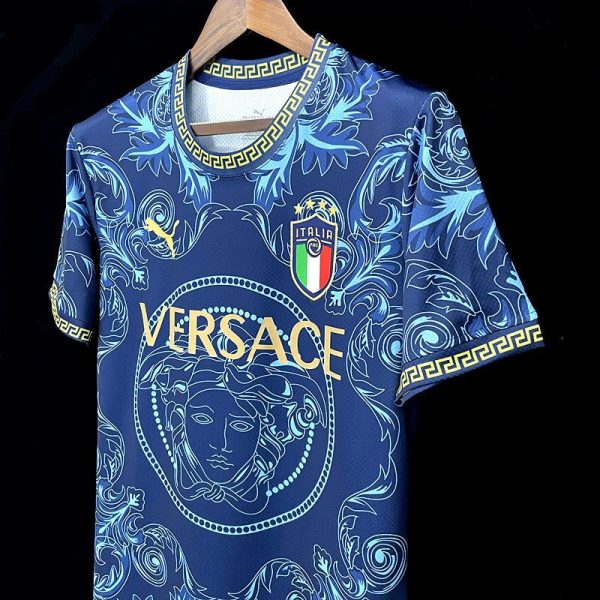 Italie maillot versace concept 2023 2024