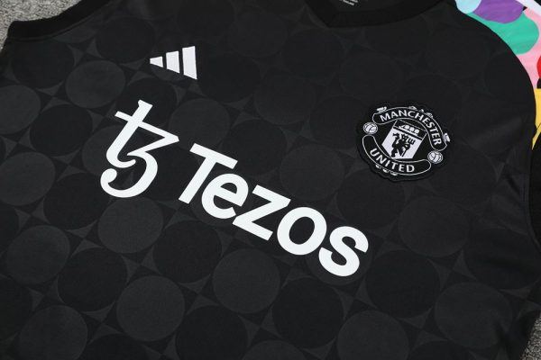 Kit maillot manchester united 2024 2025