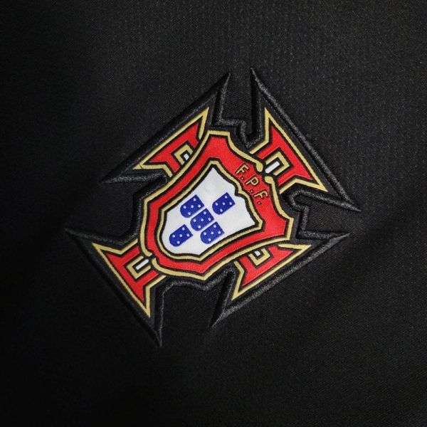 Portugal maillot foot retro 2006 domicile ronaldo noir