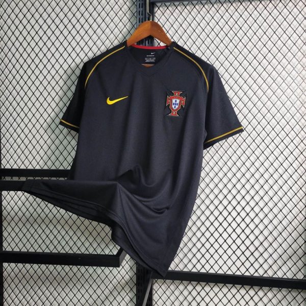 Portugal maillot foot retro 2006 domicile ronaldo noir