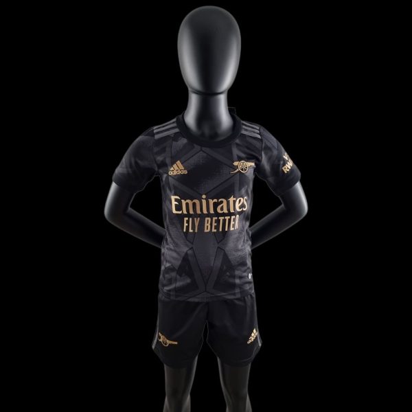 Equipamento infantil do Arsenal 2022/23