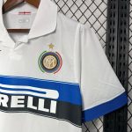 Inter Milan maillot foot 2009 2010 retro