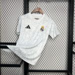 Camiseta de futbol conceptual del Real Madrid 2024 2025