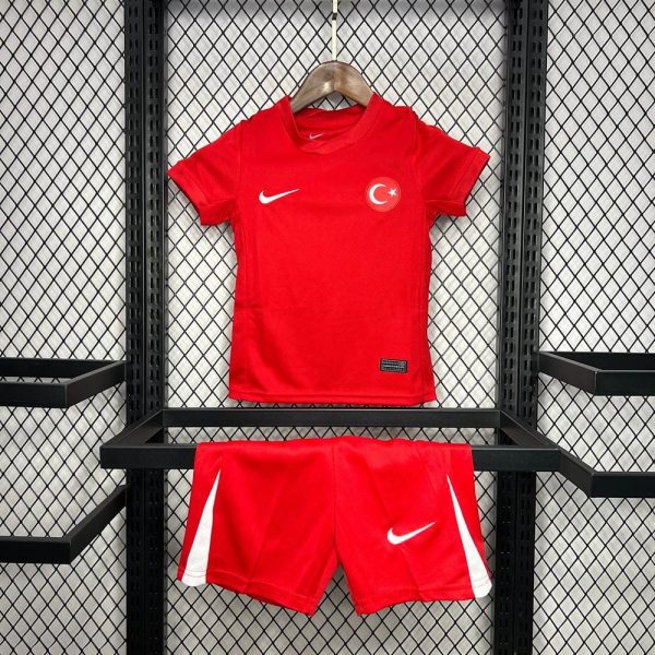 Kit infantil Türkiye 2024 2025