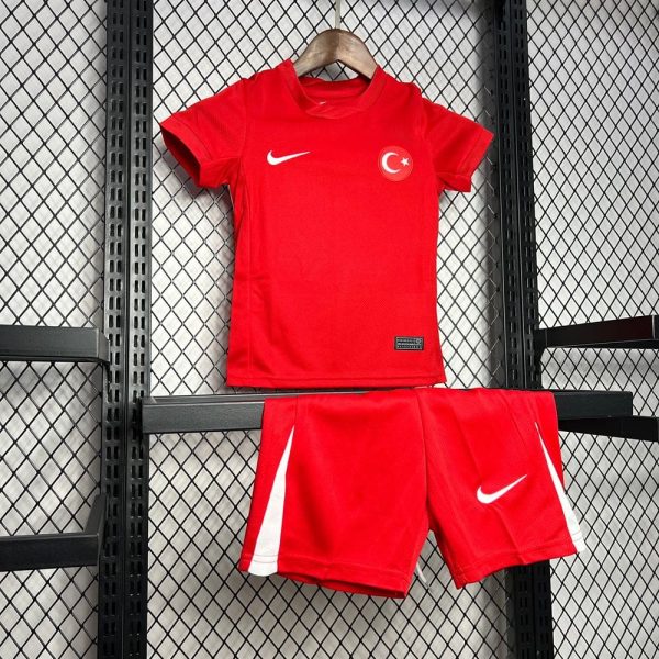 Kit infantil Türkiye 2024 2025