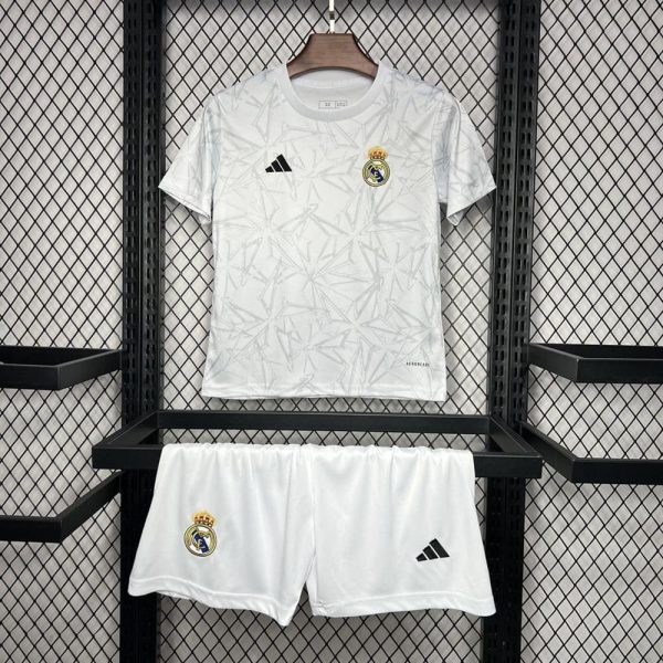 Kit enfant real madrid 2024 2025