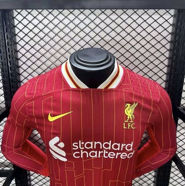 Liverpool  maillot foot domicile 204 2025  manches longues