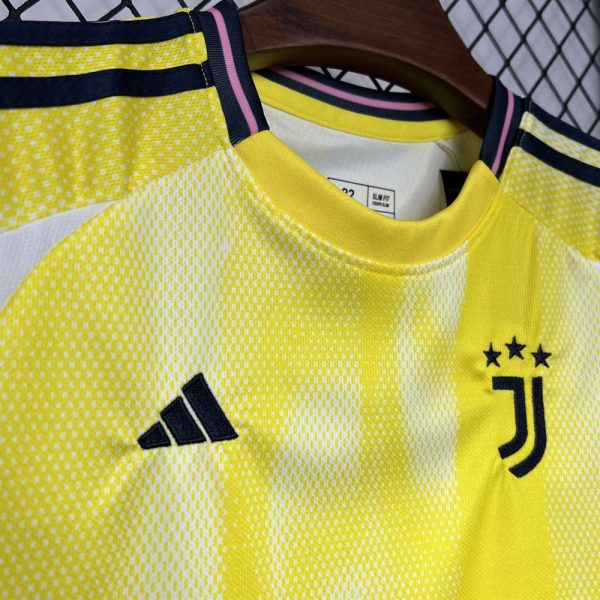 Kit enfant juventus extérieur  2024 2025