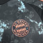 Camisa de futebol visitante do Bayern de Munique 2024 2025